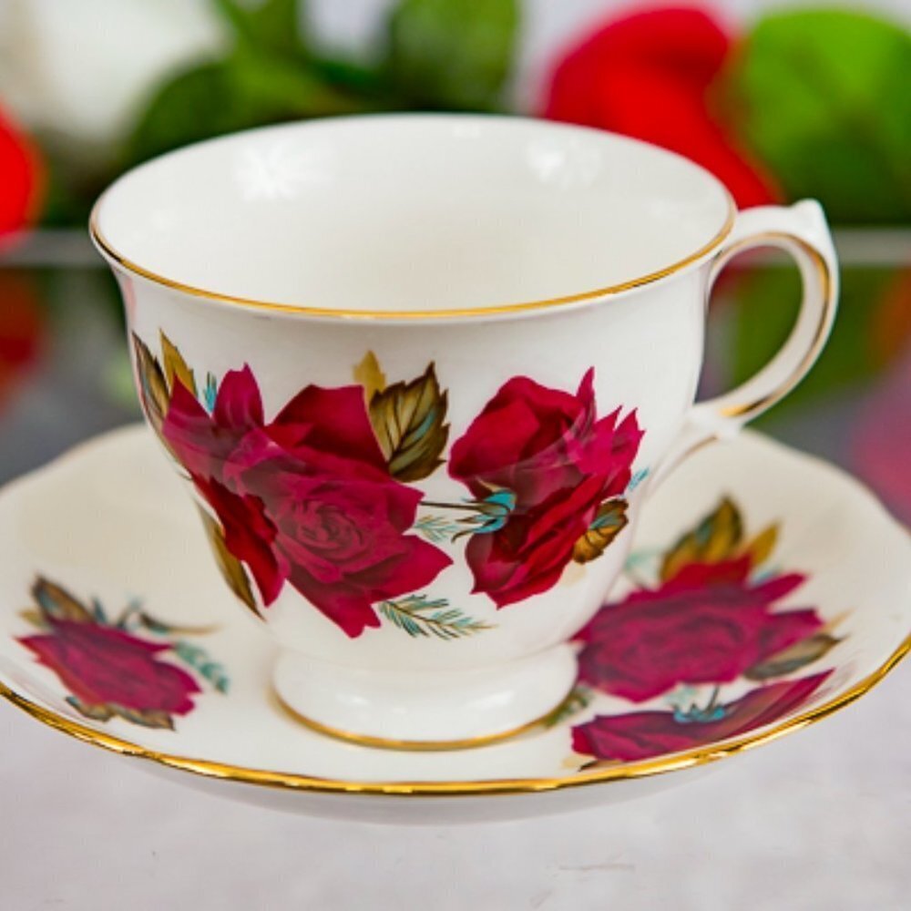 VINTAGE Royal Vale Teacup and Saucer Pattern 7978 RED ROSES 1962